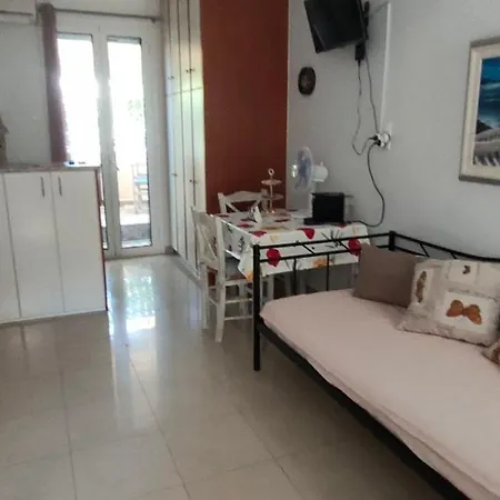 アパート Fanis & Polina -mavrovouni